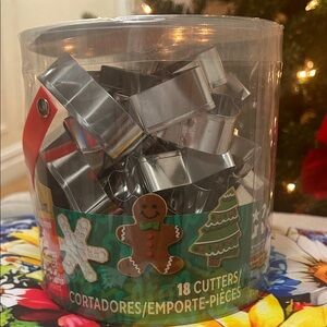 Wilton Festive Cookie Cutter Set - Silver